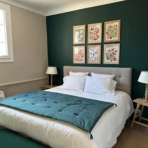 Cabadol - Aix Centre Historique - Tres Calme - 50m Cours Mirabeau Apartment Aix-en-Provence